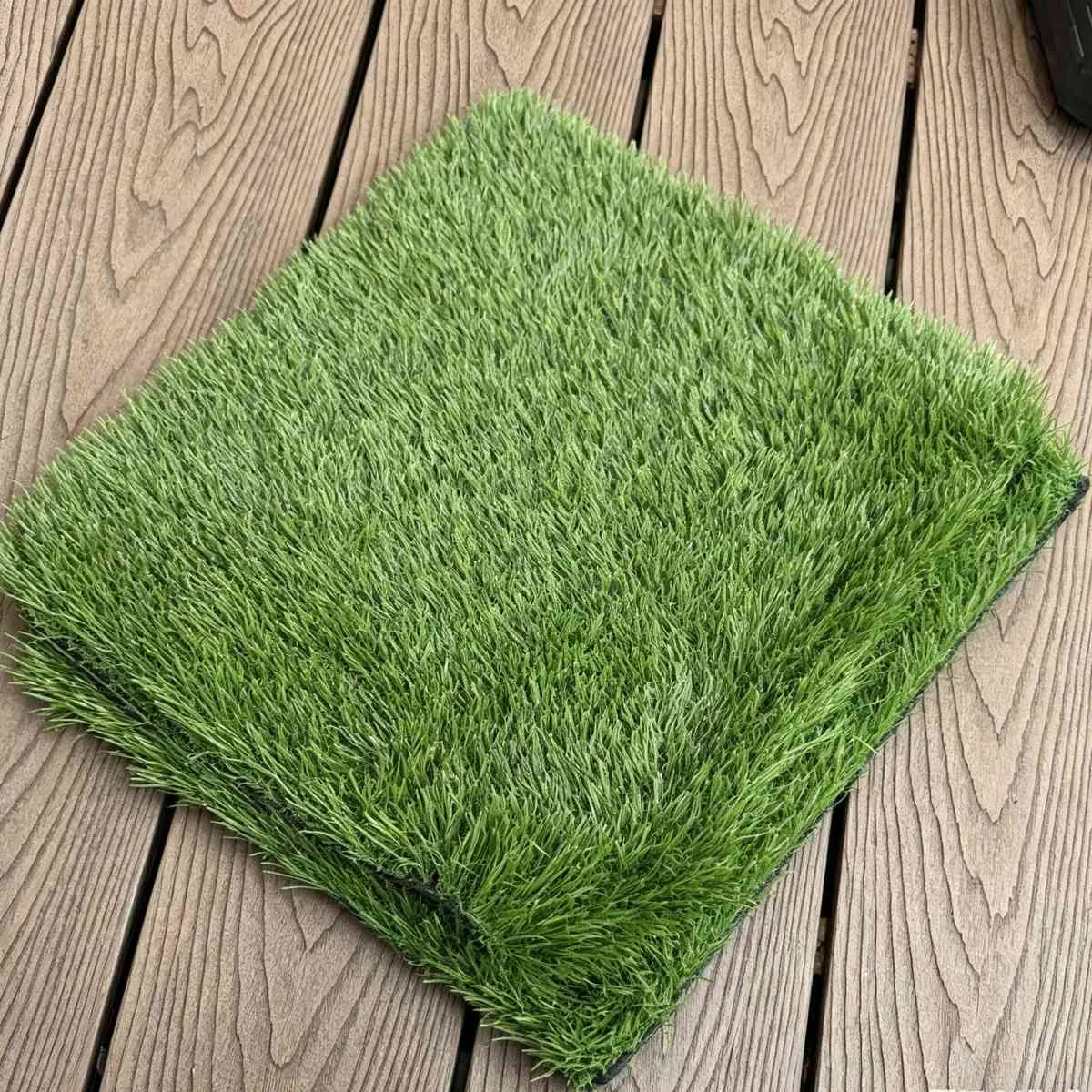 Casual landscaping turf